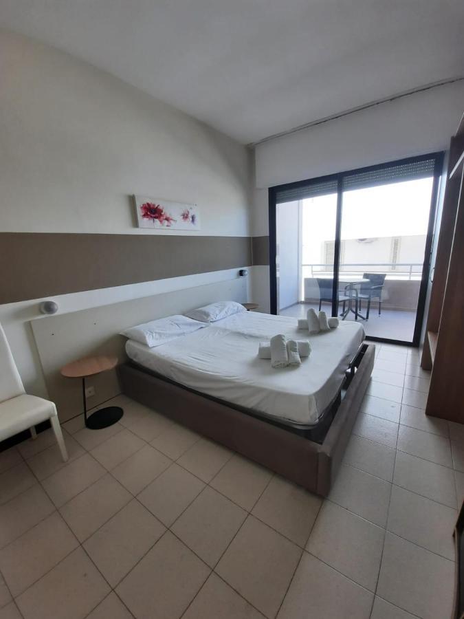 Hotel Baia Verde Галлиполи Экстерьер фото
