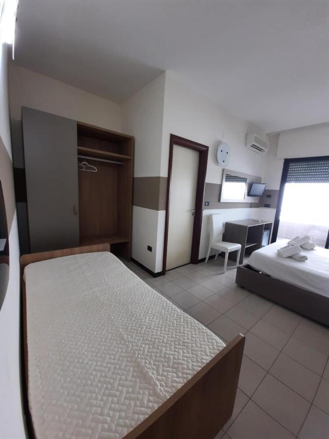 Hotel Baia Verde Галлиполи Экстерьер фото