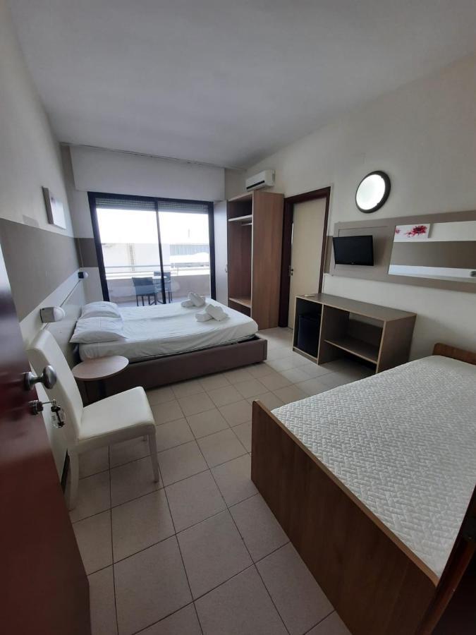 Hotel Baia Verde Галлиполи Экстерьер фото
