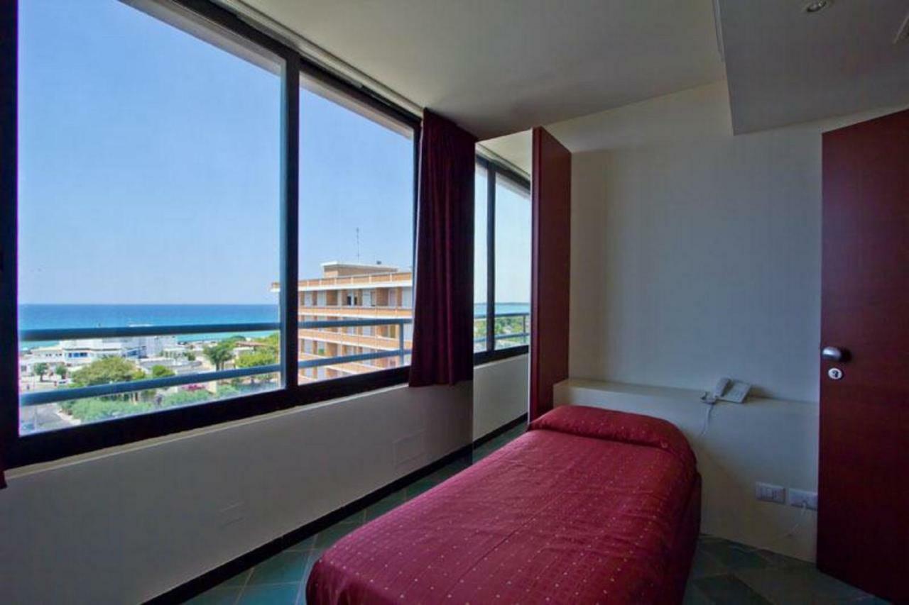 Hotel Baia Verde Галлиполи Экстерьер фото